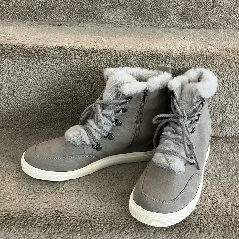 NWOB MADDEN GIRL Faux Fur Faux Suede Booties
